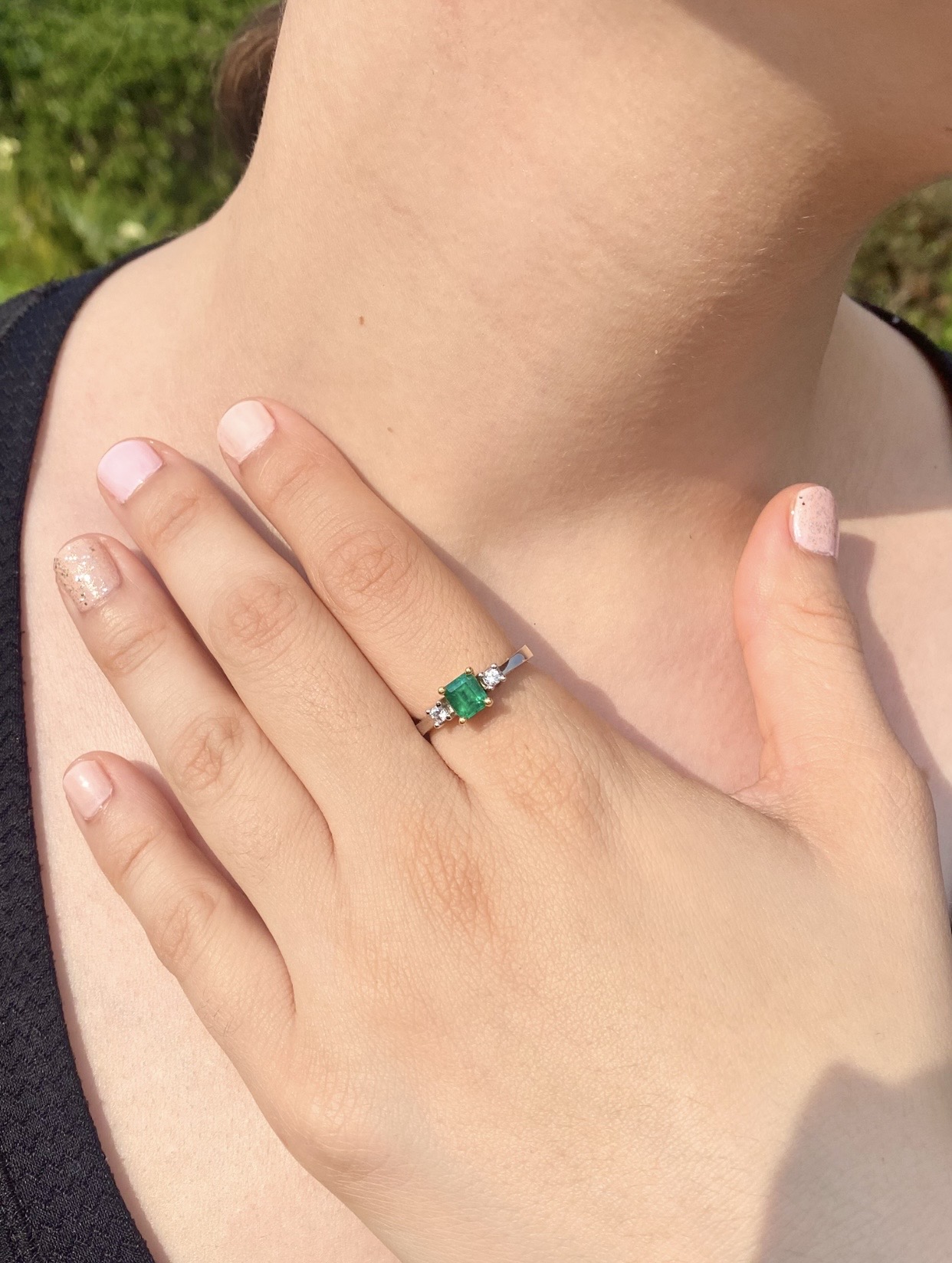 18K White Gold Ring with GIA-Certified Colombian Emerald and Diamonds - Image 7