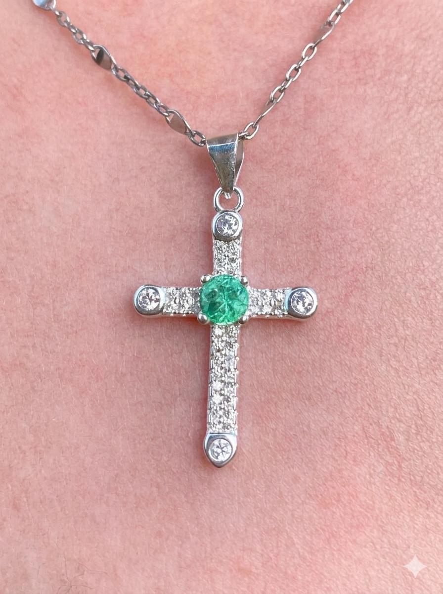 Silver 925 Natural Colombian Emerald cross