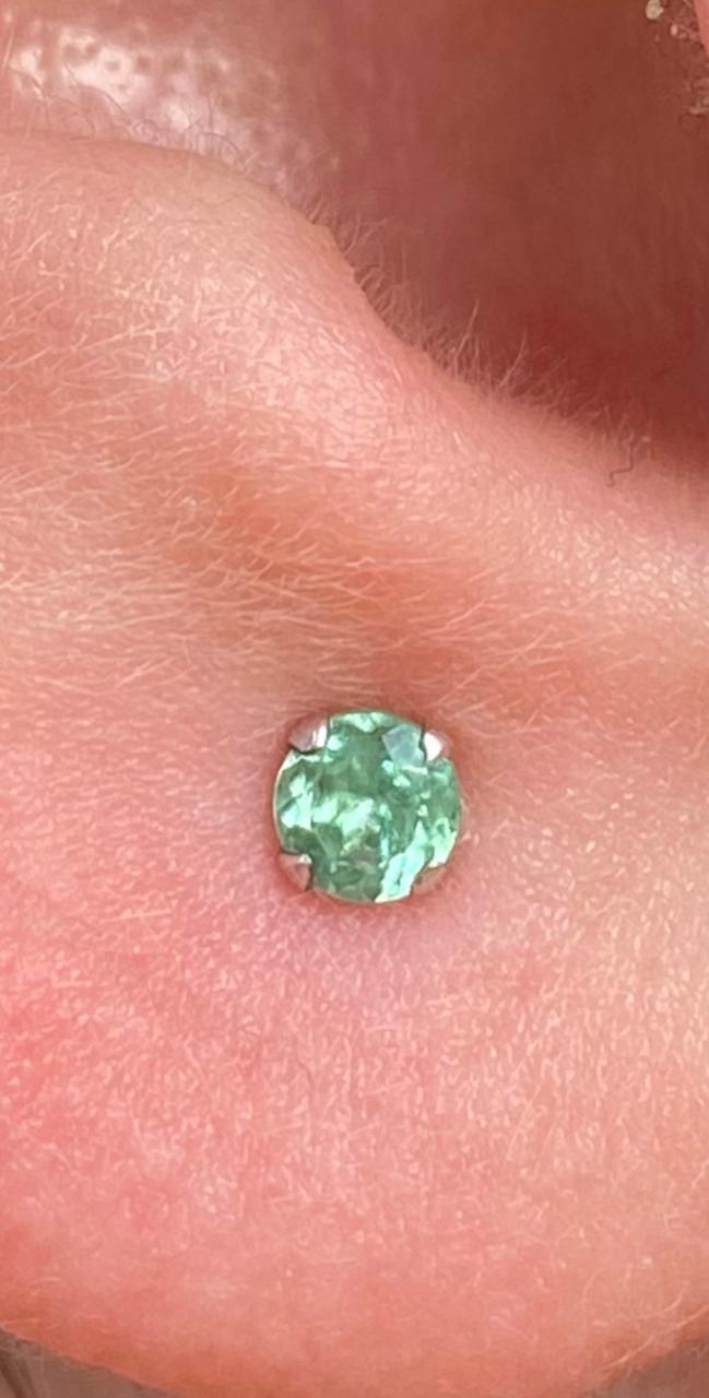925 Silver Colombian Emerald Stud Earrings - Image 3
