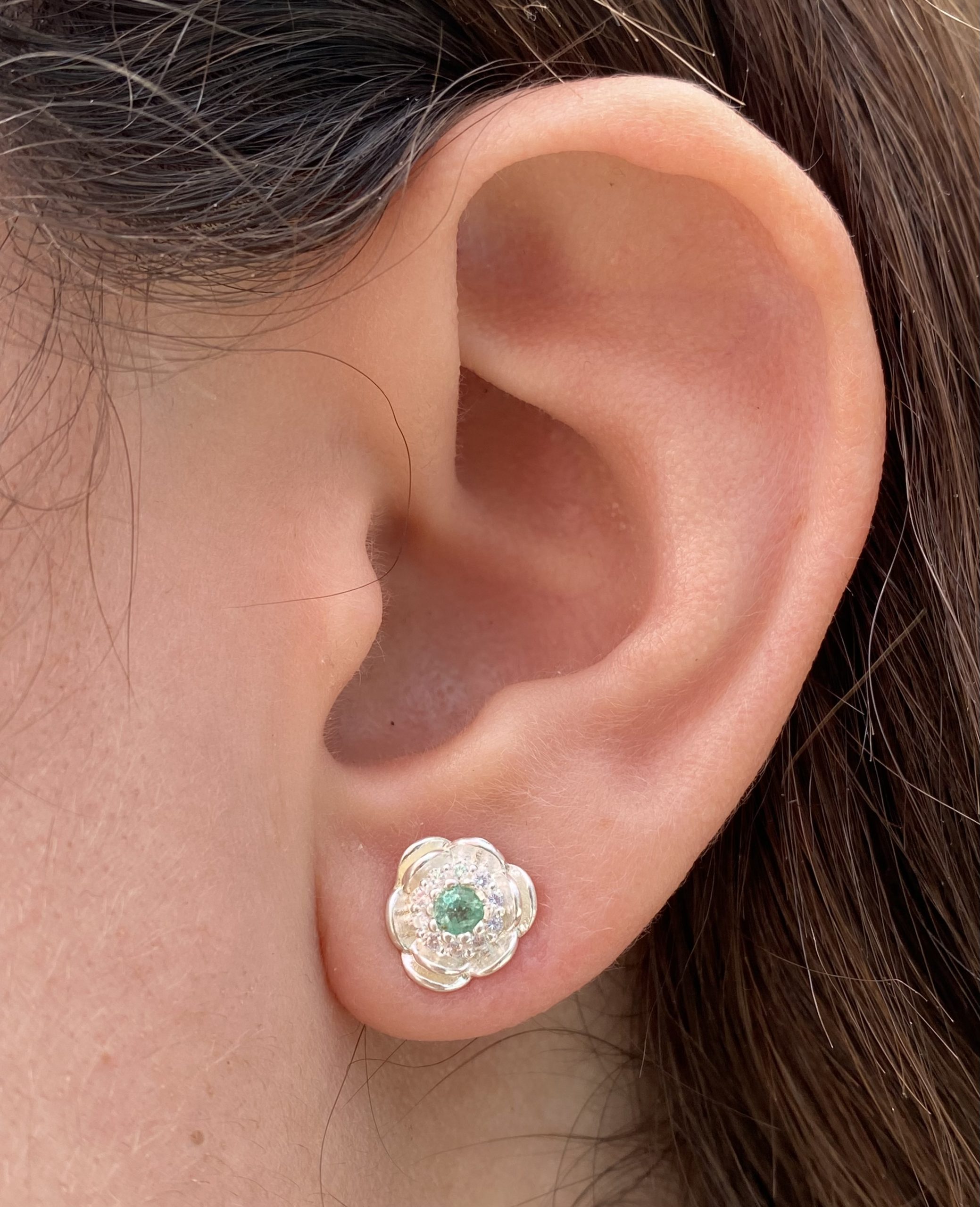 Floral Colombian Emerald Jewelry Set – Rhodium-Plated Sterling Silver - Image 4
