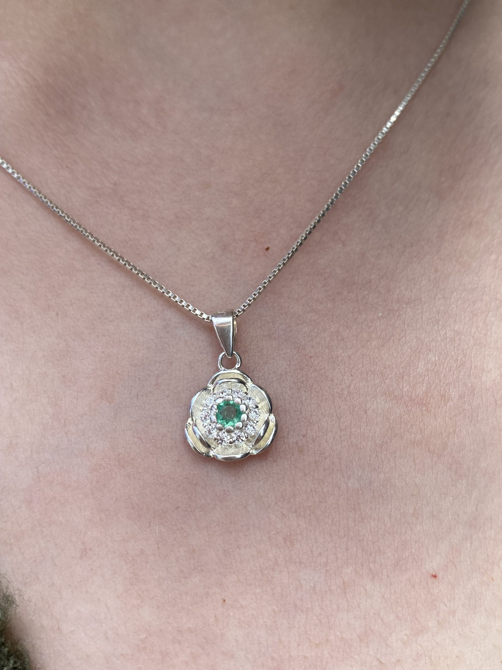 Floral Colombian Emerald Jewelry Set – Rhodium-Plated Sterling Silver - Image 2