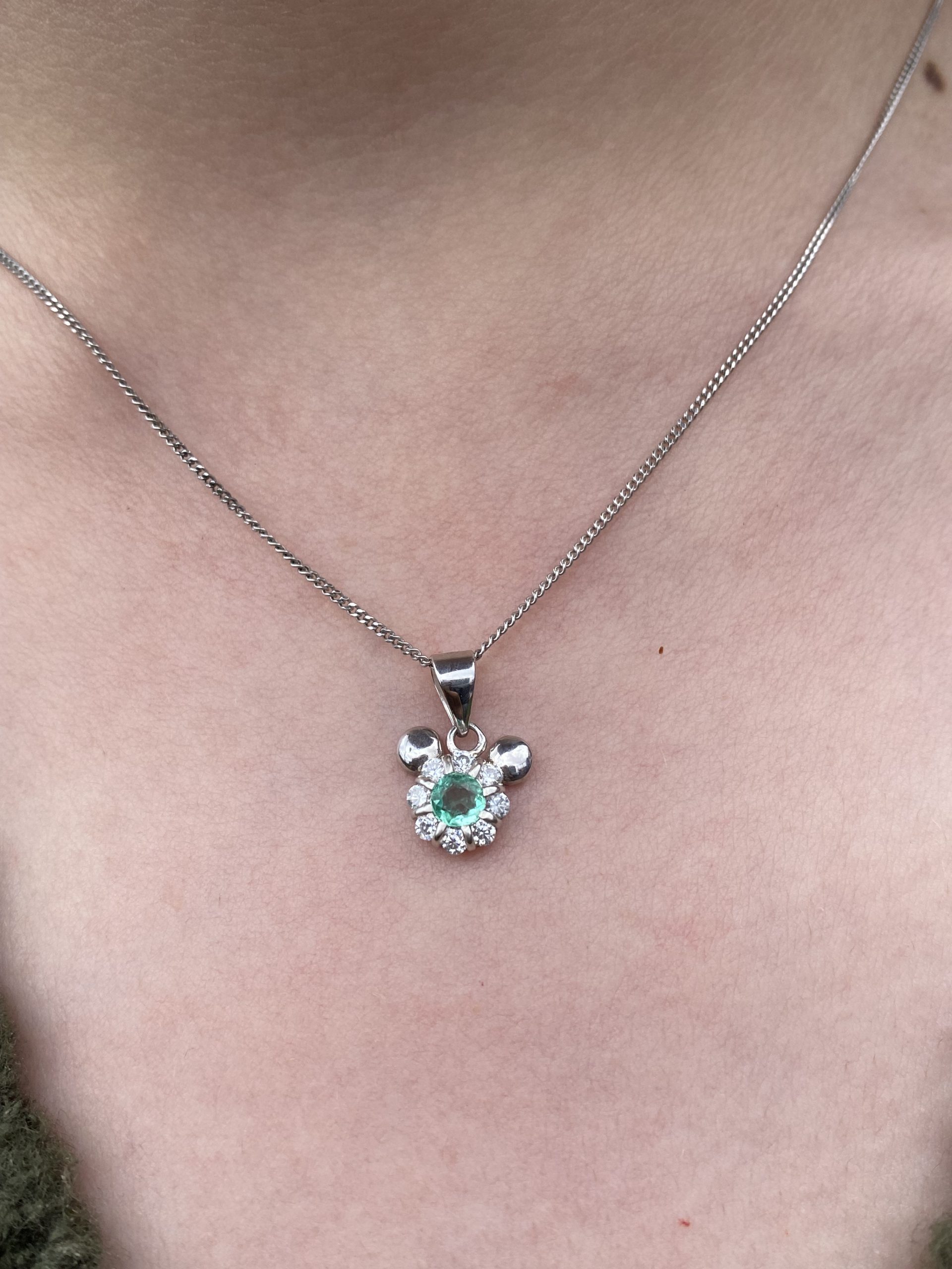 Colombian Emerald Flower Pendant – Rhodium-Plated Sterling Silver - Image 3