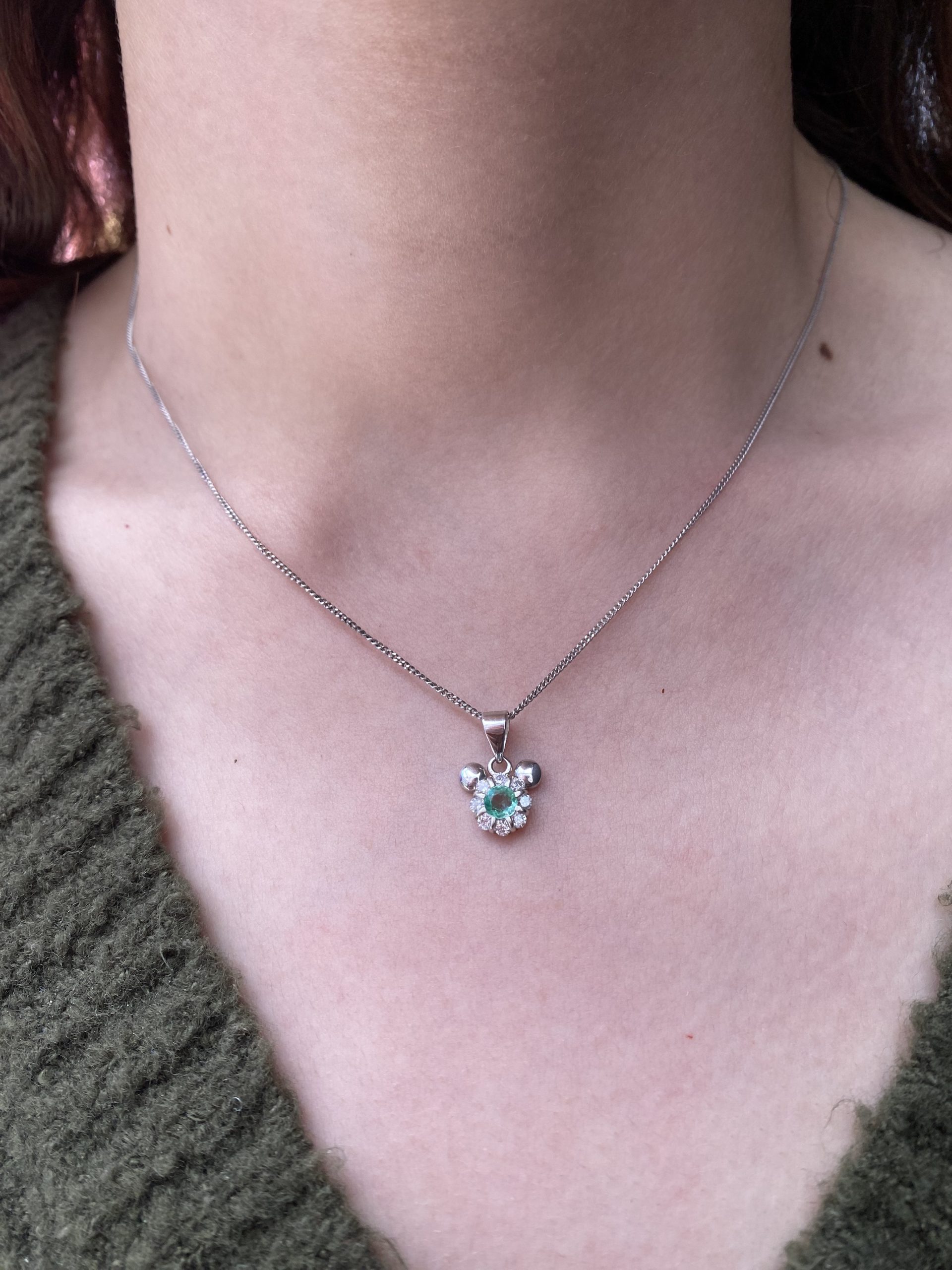 Colombian Emerald Flower Pendant – Rhodium-Plated Sterling Silver - Image 4