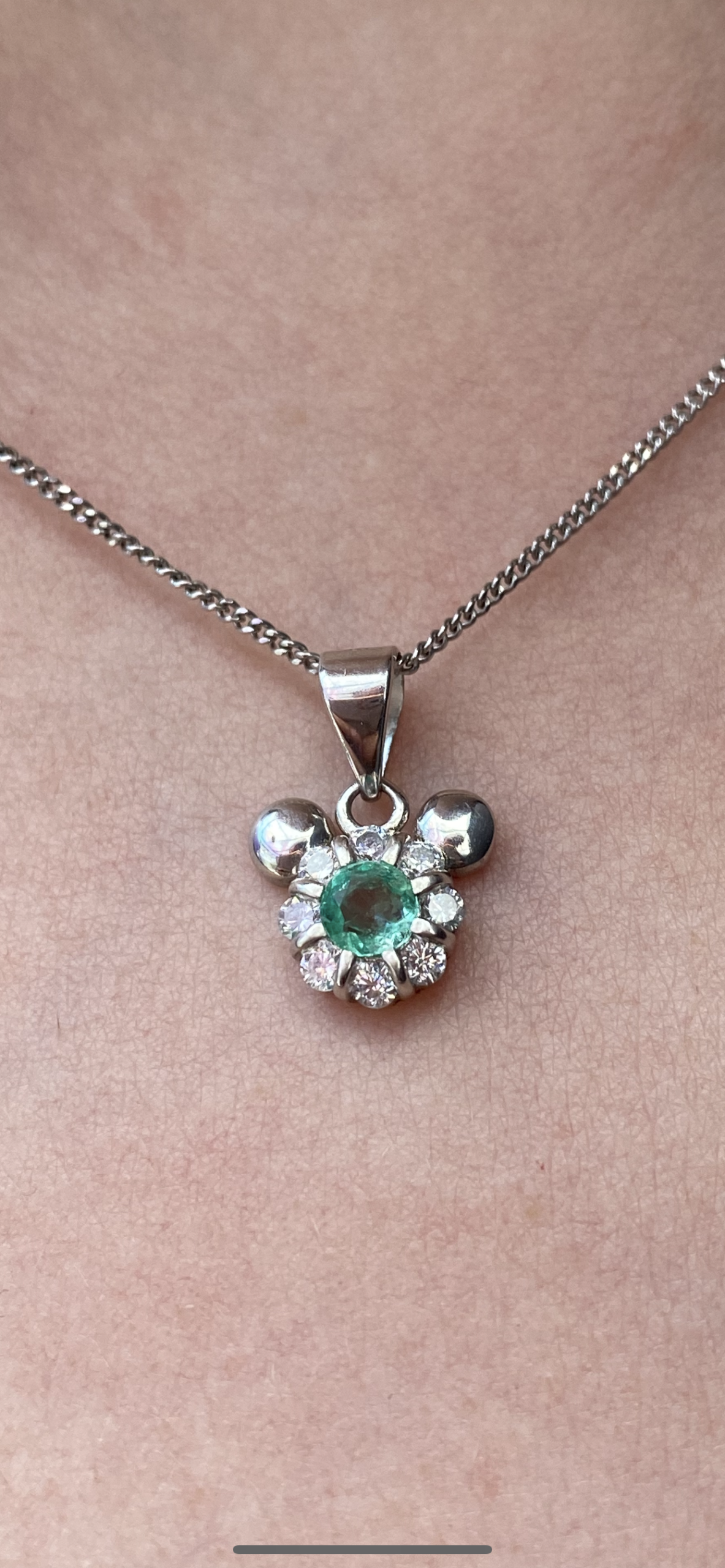 Colombian Emerald Flower Pendant – Rhodium-Plated Sterling Silver - Image 2
