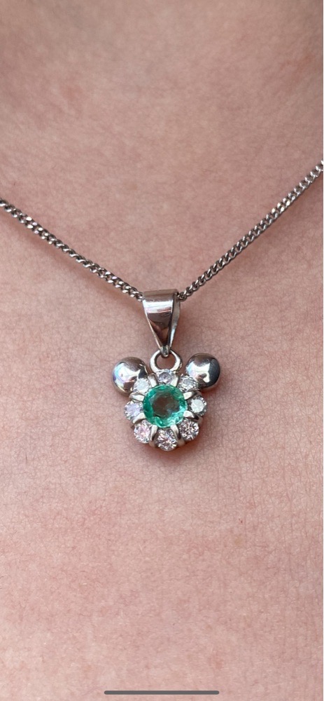 Colombian Emerald Flower Pendant – Rhodium-Plated Sterling Silver
